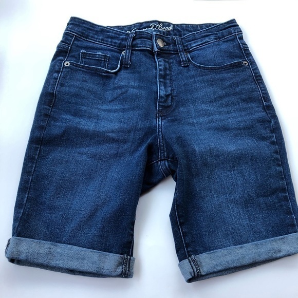 Universal Thread‎  Shorts Women’s Size 4/27R High Rise Bermuda - Picture 1 of 11